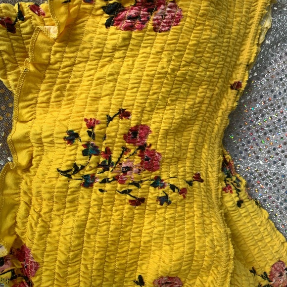 Yellow floral off the shoulder summer crop top - Picture 3 of 3